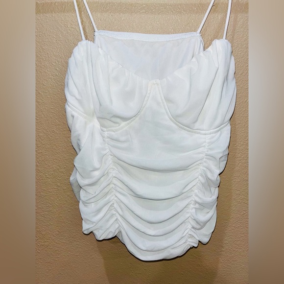 White Top Crop Top Crop Top Crop Top Crop - Picture 4 of 4
